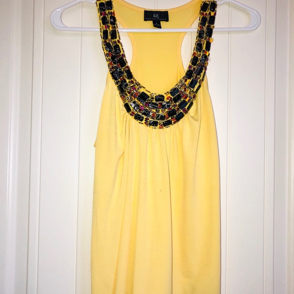IZ Sleeveless - Picture 1 of 3